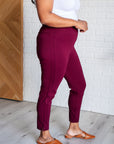 Magic Ankle Crop Skinny Pants in Wine