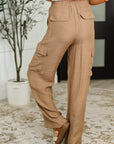 Off Duty Straight Leg Cargo Pants in Tan