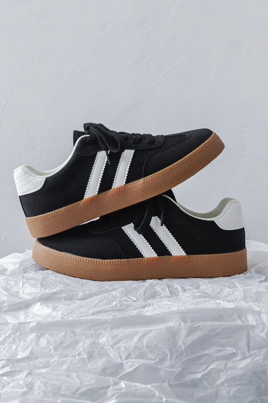 Striped Lace-up Flat Sneakers