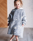 Kids Oversized Hoodie Blanket in Grey Stars