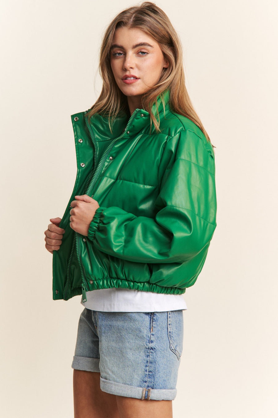 J.NNA Turtleneck Snap and Zipper Closure Crop Puff Jacket in Green