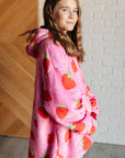 Kids Oversized Hoodie Blanket in Strawberry